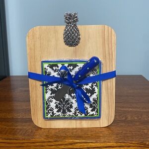 Wooden cheese board | hospitality hors d’oeuvres Gift Set NWT